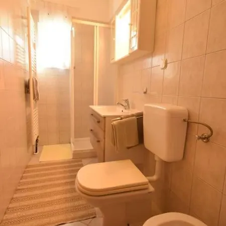 Uvo 2 With Communal Swimming Pool Medolino